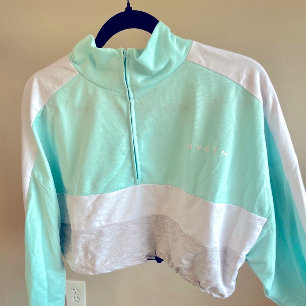 LONG SLEEVE CROP TOP